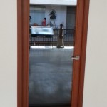 puerta-de-madera-con-vidrio-en-san-luis-potosi