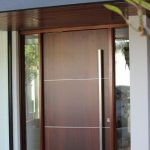Puerta exterior moderna de madera bonita