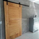 puerta corrediza moderna de madera